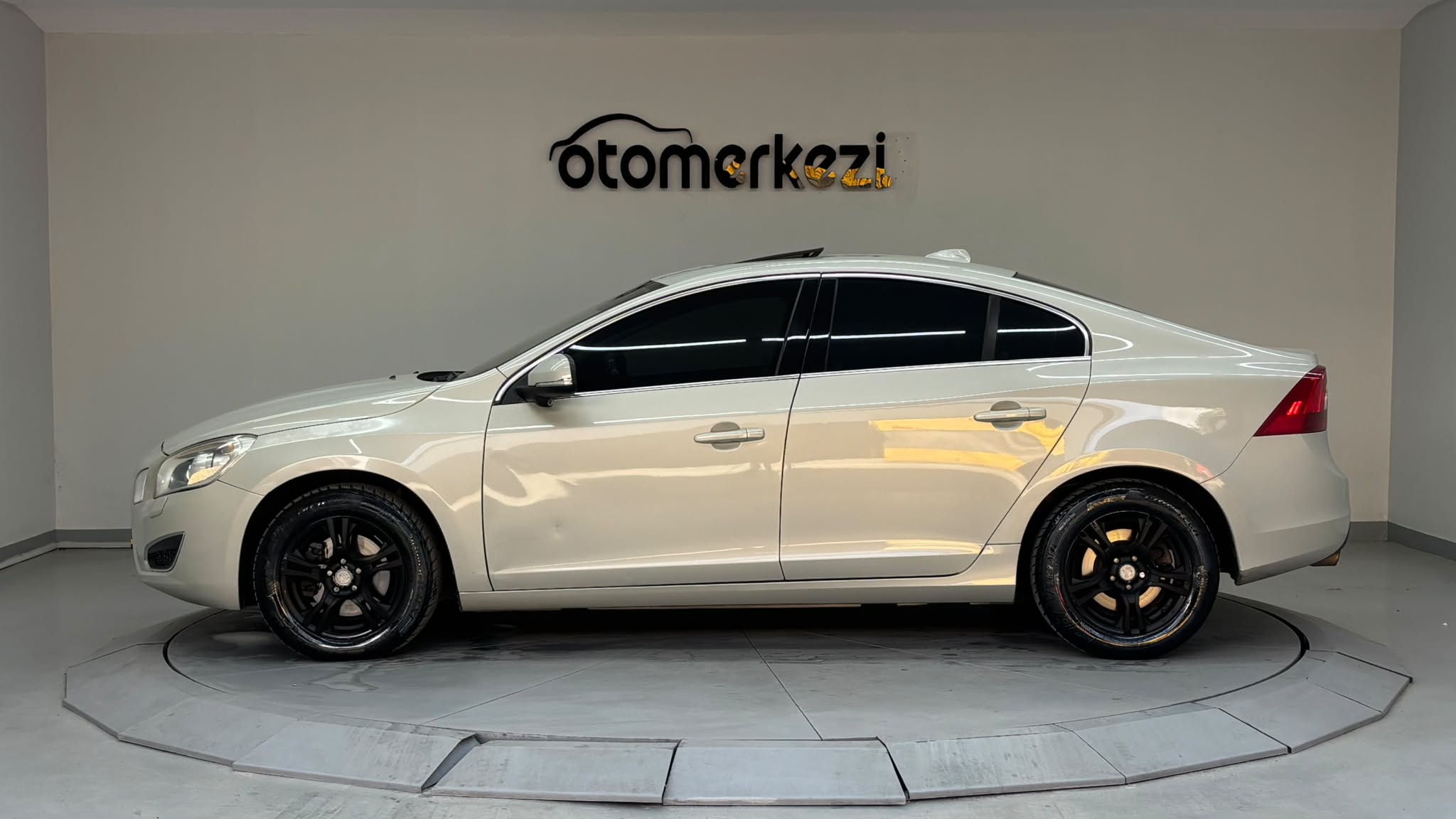 VOLVO S60 22